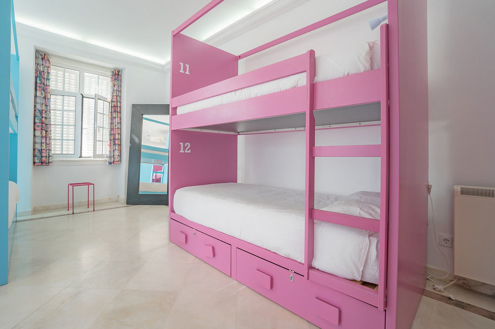 Blue Boutique Hostel & Suites Ещорил Екстериор снимка