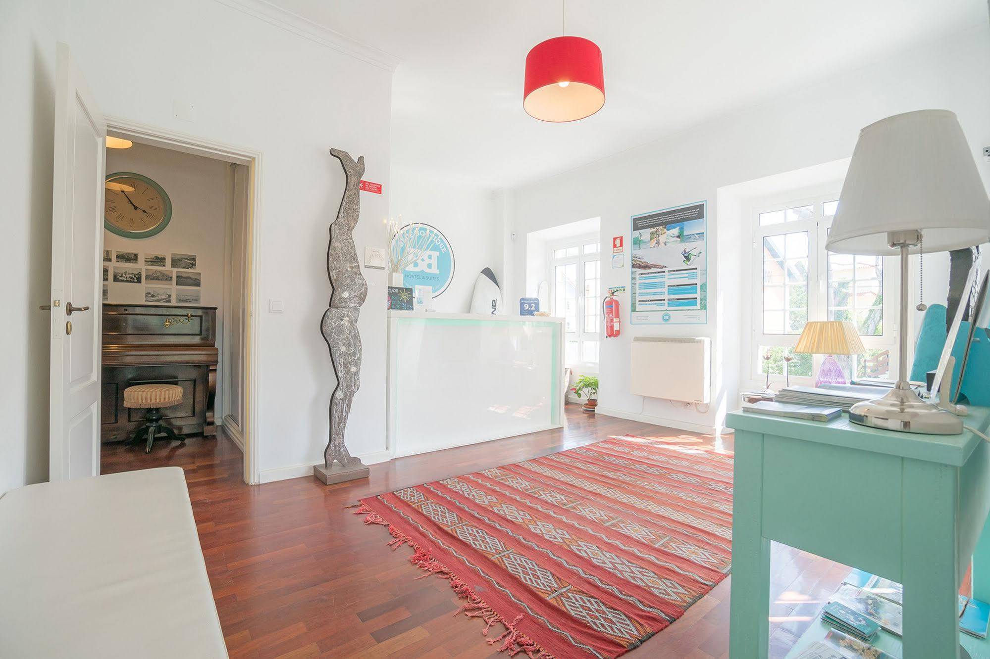 Blue Boutique Hostel & Suites Ещорил Екстериор снимка
