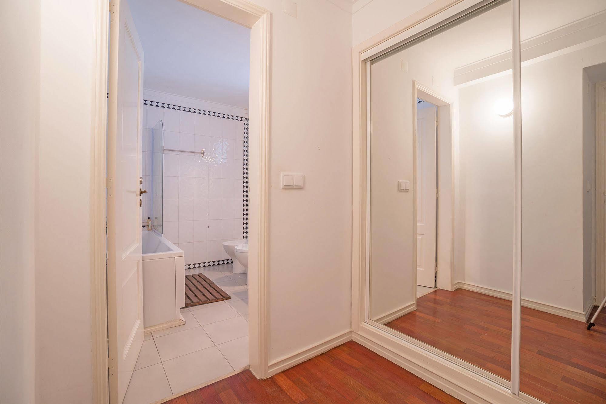 Blue Boutique Hostel & Suites Ещорил Екстериор снимка