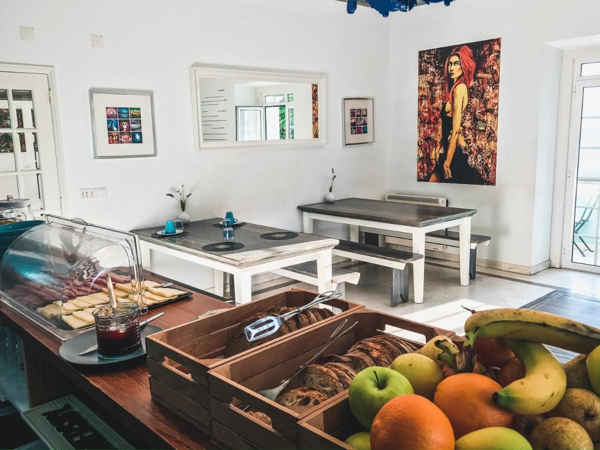 Blue Boutique Hostel & Suites Ещорил Екстериор снимка