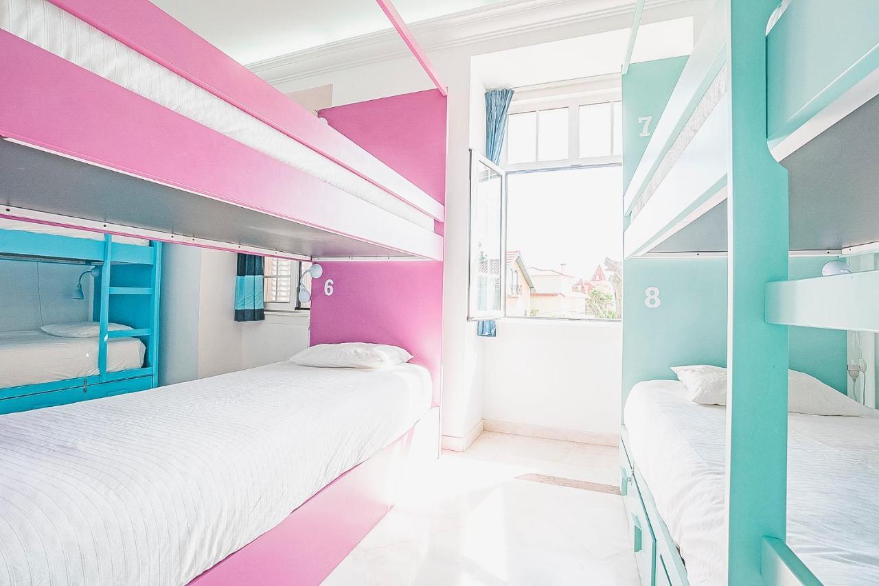 Blue Boutique Hostel & Suites Ещорил Стая снимка