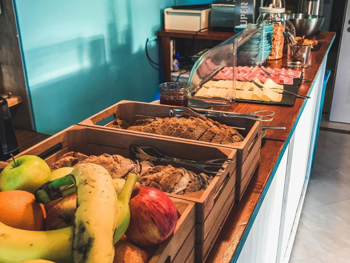 Blue Boutique Hostel & Suites Ещорил Екстериор снимка